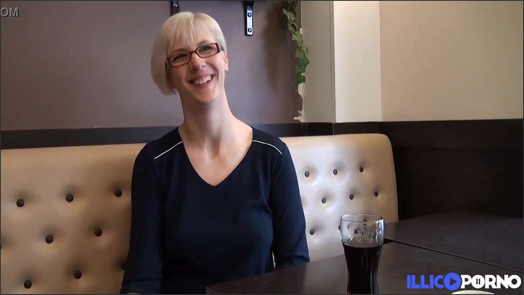 Porno300 im Badezimmer mit deutscher vollbusigen Milf